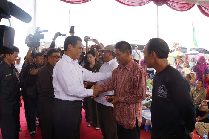 Mentan Pantau Padi Baru Tanam 4,1 Juta Hektar di Seluruh Indonesia